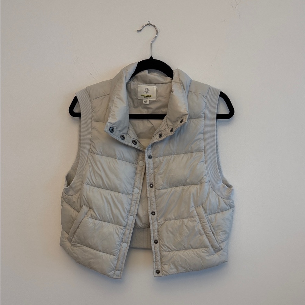 Stylish Light Gray Puffer Vest